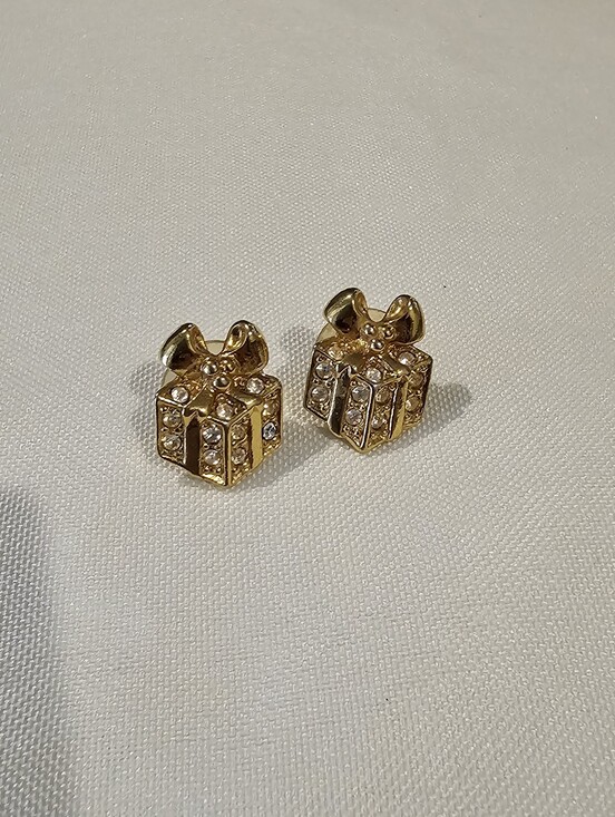 Avon Jewelry - Vintage AVON Gold Crystal Gift Box Stud Earrings